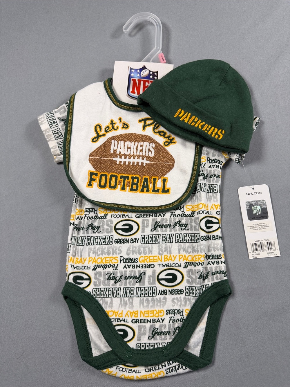NFL Green Bay Packers Green and White Infant Bib & Beanie Set